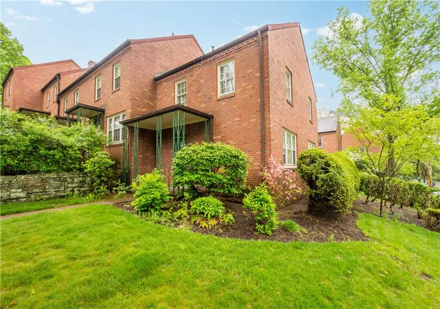 3rd image of 611 Olympia Road, Mt Washington, PA 15211 | MLS# 1751648