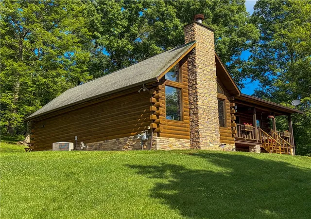 2nd image of 5423 Beechnut Dr, Gibsonia, PA 15044 | MLS# 1751672