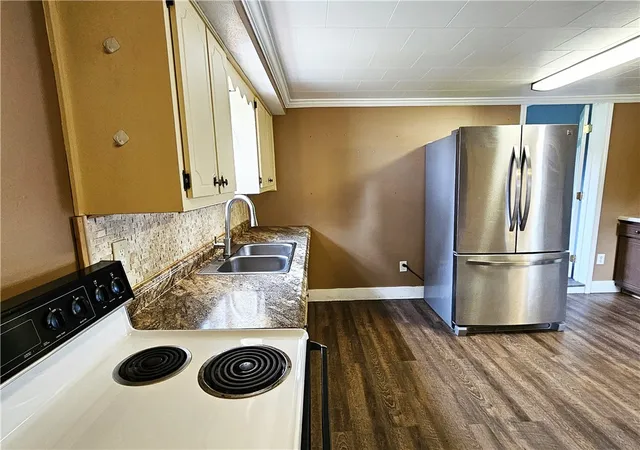 3rd image of 10 Eggers Ave, Belle Vernon, PA 15012 | MLS# 1751680