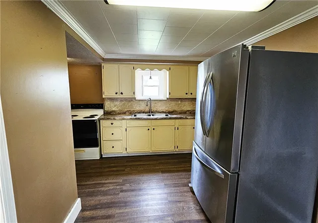 4th image of 10 Eggers Ave, Belle Vernon, PA 15012 | MLS# 1751680