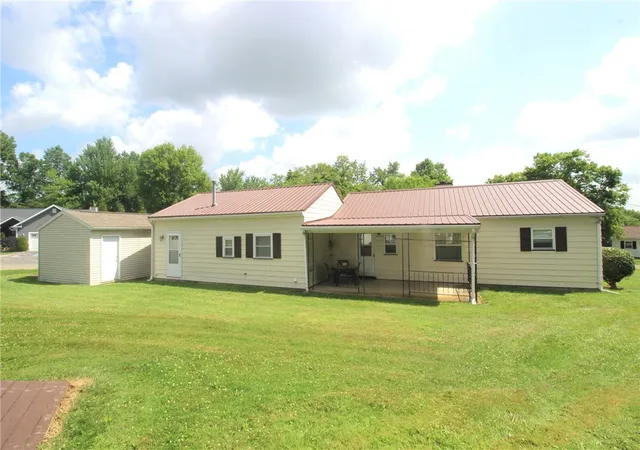 17th image of 409 Avalon Dr, Union Twp, PA 16101 | MLS# 1751721