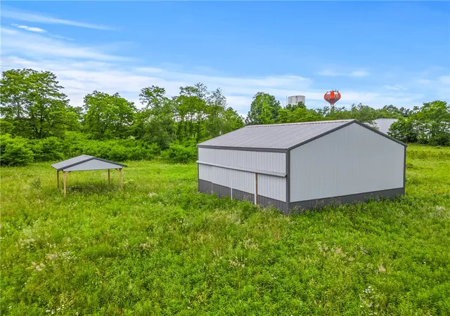 5th image of 318 Old Ash Rd, Mercer, PA 16137 | MLS# 1751758