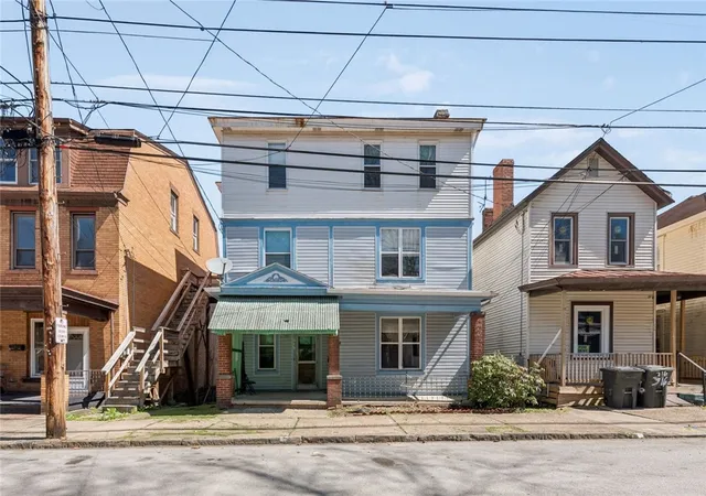 1st image of 318 Washington Ave, Charleroi, PA 15022 | MLS# 1751752