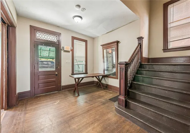 3rd image of 318 Washington Ave, Charleroi, PA 15022 | MLS# 1751752