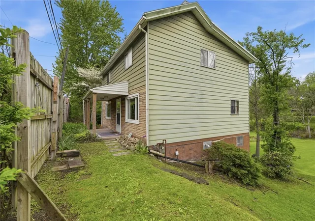 Homes for sale in West Mifflin, PA | 1058 Thompson Run Rd, West Mifflin, PA 15122 | MLS# 1751843
