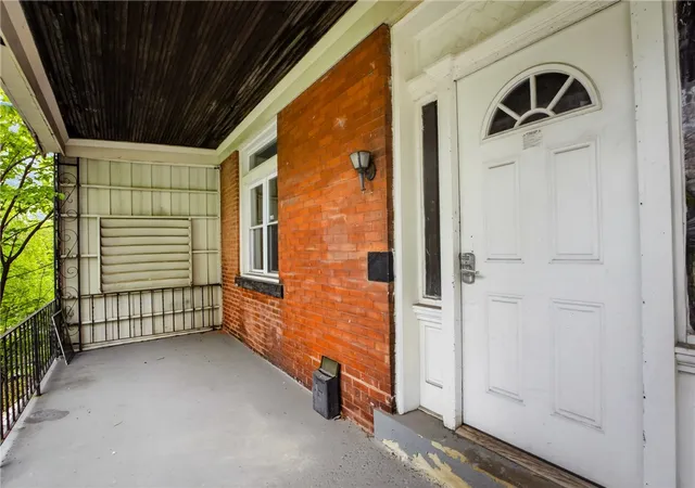Homes for sale in Garfield, PA | 5404 Black St, Garfield, PA 15206 | MLS# 1751889