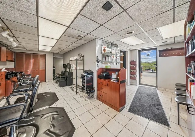 3rd image of 601 Lincoln Hwy, East Mc Keesport, PA 15035 | MLS# 1751896