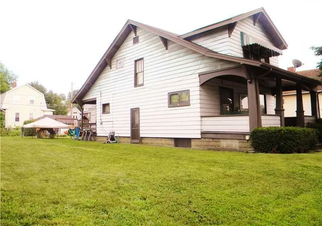 2nd image of 1600 Leishman Ave, New Kensington, PA 15068 | MLS# 1751887