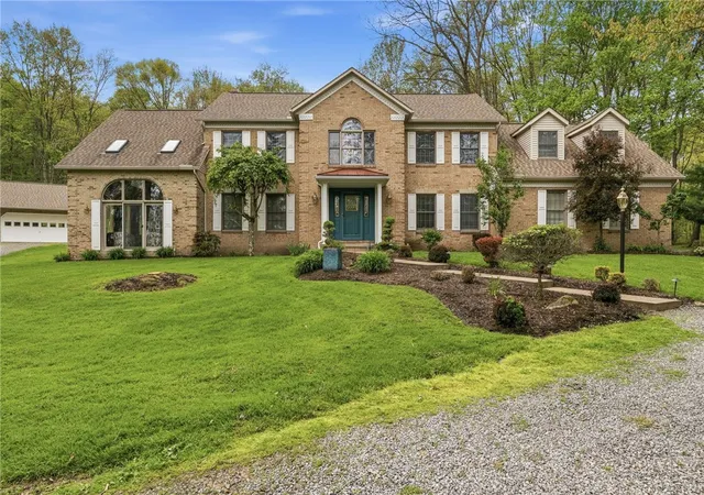 Photo 1 of Single family home for sale at 127 Spring Valley Rd, Valencia, PA 16059 | MLS# 1751957 | Listing updated on 2026-06-26