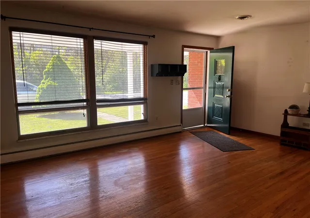 Photo 3 of Single family home for sale at 560 Sells Ln, Greensburg, PA 15601 | MLS# 1751939 | Listing updated on 2026-06-23
