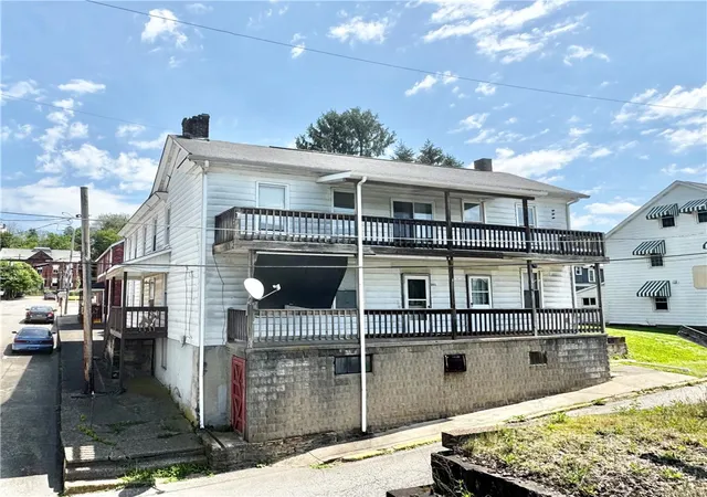 Homes for sale in Fayette City, PA | 201 Water St, Fayette City, PA 15438 | MLS# 1751973