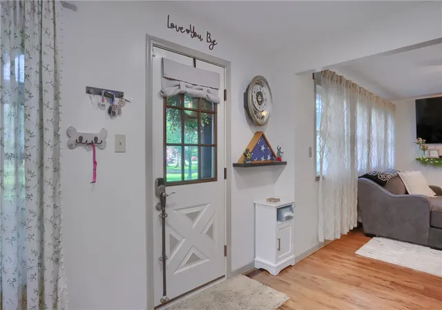 Photo 3 of Single family home for sale at 304 Orlando Ave, New Castle, PA 16105 | MLS# 1751998 | Listing updated on 2026-07-13