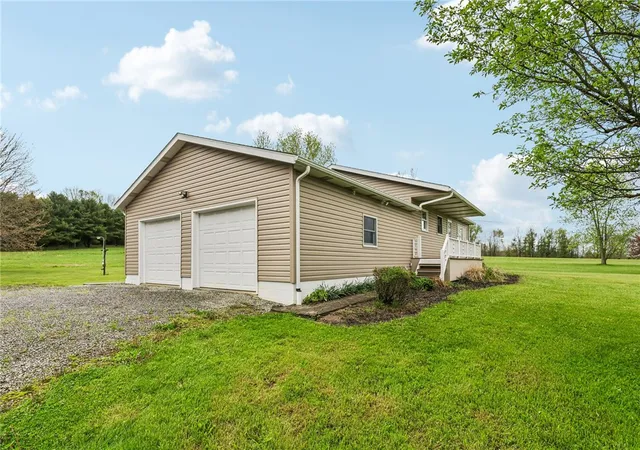 Homes for sale in Hempfield Twp, PA | 240 Hamburg Rd, Hempfield Twp, PA 16125 | MLS# 1751550