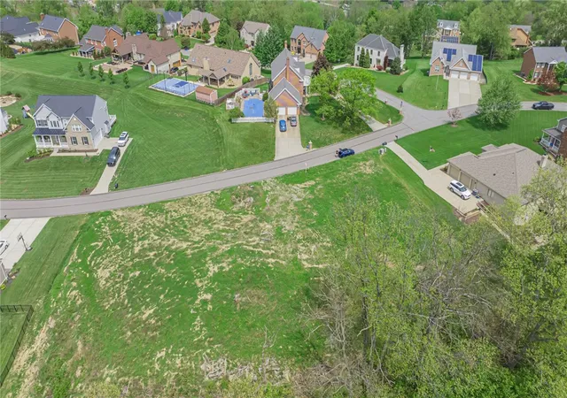 3rd image of 55 Ridgewood Dr, Cecil, PA 15057 | MLS# 1752072