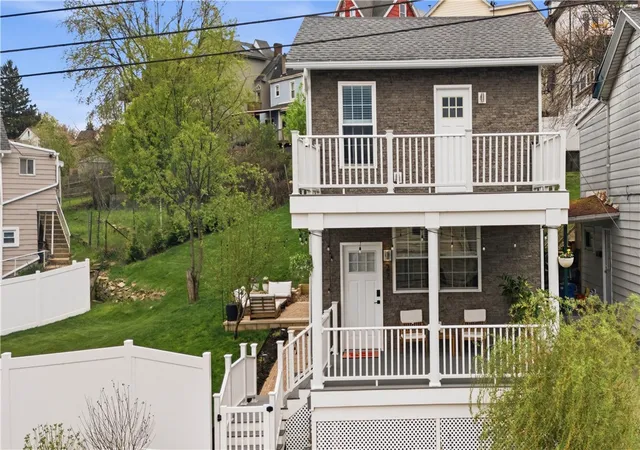 1st image of 27 Natchez St, Mt Washington, PA 15211 | MLS# 1751807