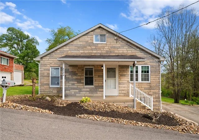 Homes for sale in South Park, PA | 2724 Gould Dr, South Park, PA 15129 | MLS# 1752126