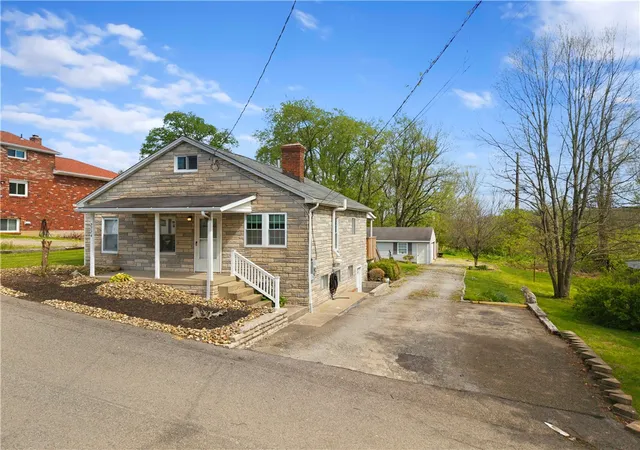 Homes for sale in South Park, PA | 2724 Gould Dr, South Park, PA 15129 | MLS# 1752126