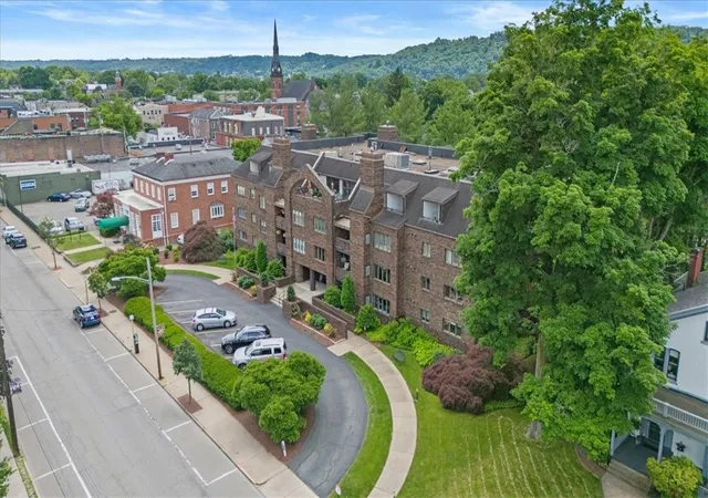 2nd image of 316 Beaver St #402, Sewickley, PA 15143 | MLS# 1752136