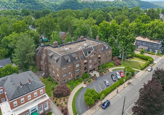 3rd image of 316 Beaver St, Sewickley, PA 15143