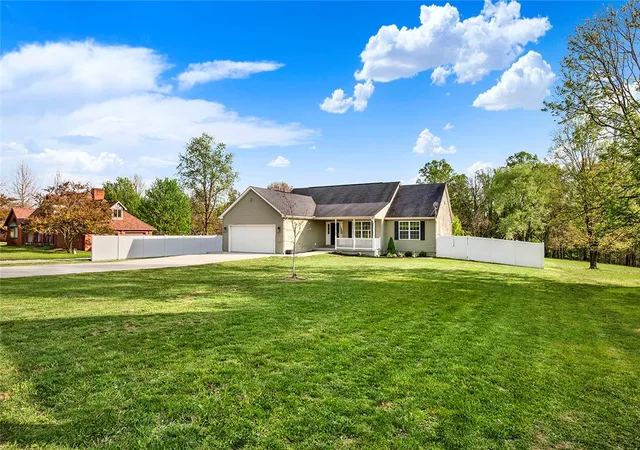 Photo 1 of Single family home for sale at 667 Old Frame Rd, Smithfield, PA 15478 | MLS# 1751796 | Listing updated on 2026-07-11