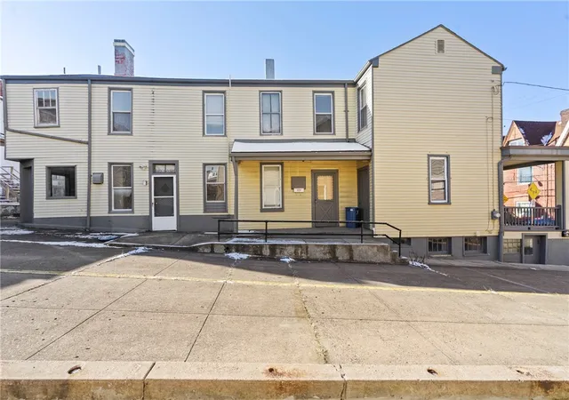 3rd image of 327-329 Ella St, Bloomfield, PA 15224 | MLS# 1752216