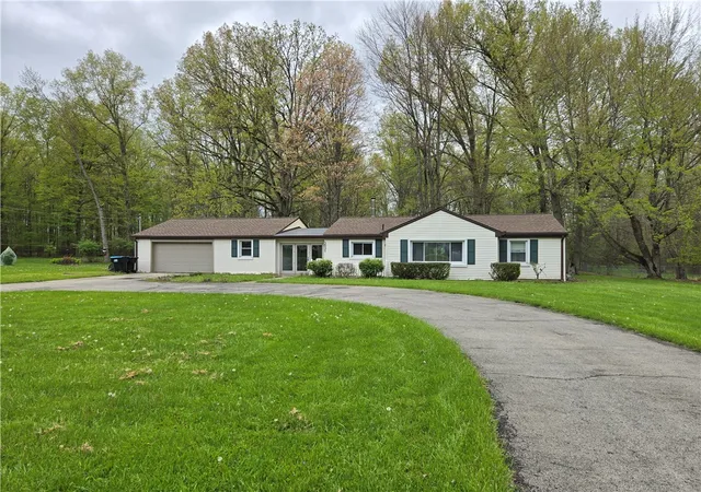 Homes for sale in Hermitage, PA | 3631 Sample Rd, Hermitage, PA 16148 | MLS# 1751765