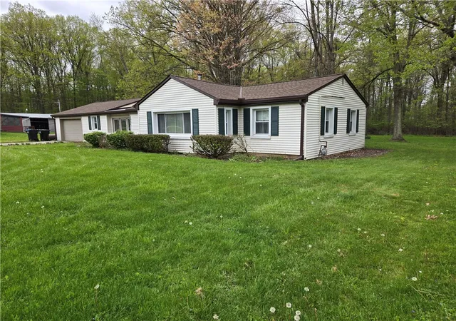 Homes for sale in Hermitage, PA | 3631 Sample Rd, Hermitage, PA 16148 | MLS# 1751765