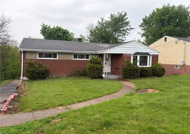Homes for sale in Verona, PA | 206 Shannon Heights Dr, Verona, PA 15147 | MLS# 1752258