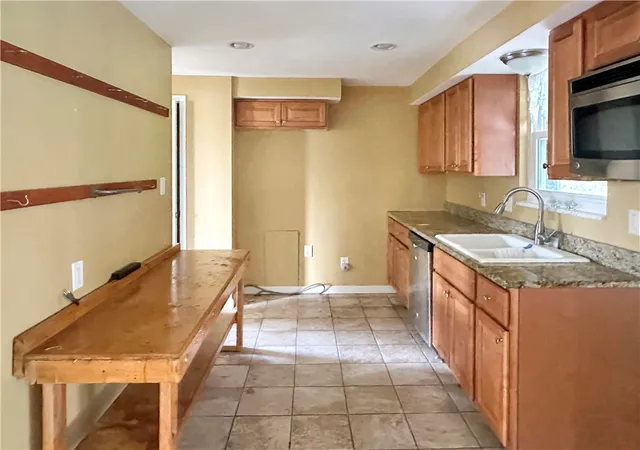 Homes for sale in Verona, PA | 206 Shannon Heights Dr, Verona, PA 15147 | MLS# 1752258