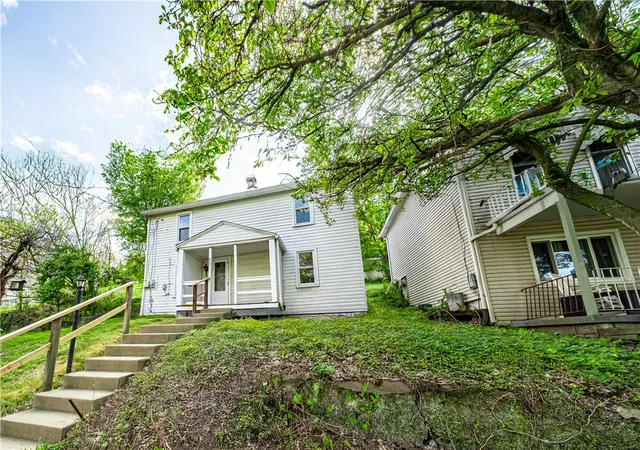 3rd image of 862 Connolly Ave, Pittsburgh, PA 15236 | MLS# 1752124