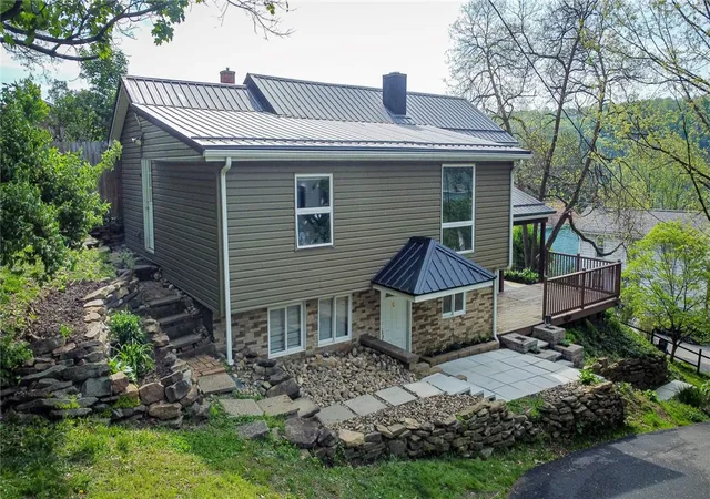 Photo 2 of Single family home for sale at 159 Washington St, Freeport Boro, PA 16229 | MLS# 1752132 | Listing updated on 2026-09-28
