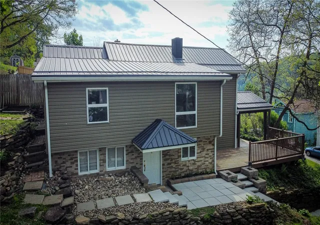 Photo 3 of Single family home for sale at 159 Washington St, Freeport Boro, PA 16229 | MLS# 1752132 | Listing updated on 2026-09-28