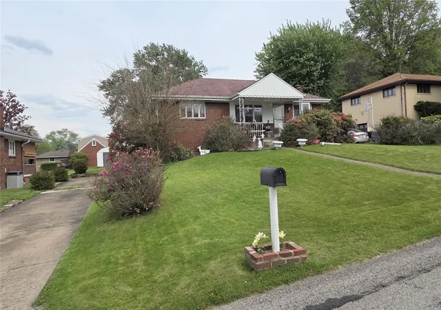 2nd image of 105 Parkwyn Dr, Elizabeth Twp/boro, PA 15037 | MLS# 1752288