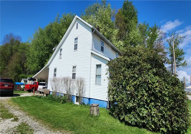 Homes for sale in Pine Twp/heilwood, PA | 14430 Route 422 Hwy, Pine Twp/heilwood, PA 15957 | MLS# 1752104