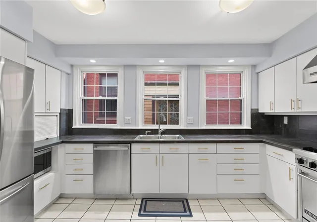 4th image of 703 Saint James St, Shadyside, PA 15232 | MLS# 1752181