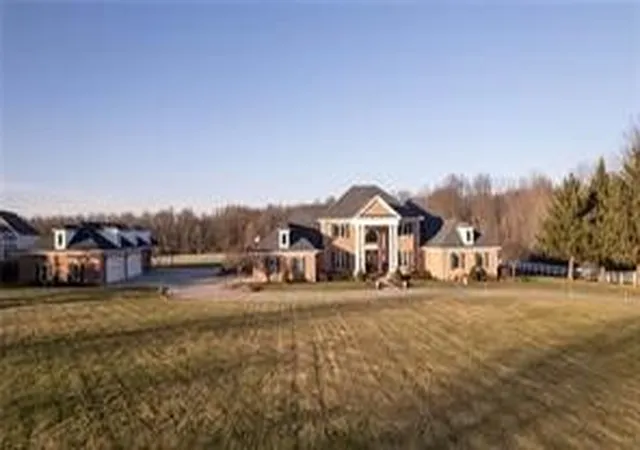 Homes for sale in Hermitage, PA | 4605 Whippoorwill Dr, Hermitage, PA 16148 | MLS# 1752394