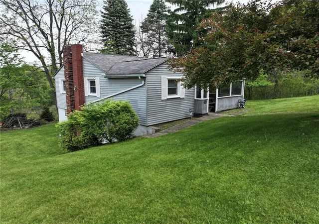 Homes for sale in Carrick, PA | 531 Laughlin Ave, Carrick, PA 15210 | MLS# 1752247