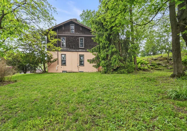 3rd image of 2738 Mount Royal Rd, Squirrel Hill, PA 15217 | MLS# 1752432