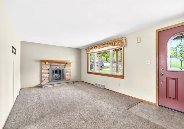 Photo 3 of Single family home for sale at 103 Minnock Dr, Ross Twp, PA 15237 | MLS# 1751909 | Listing updated on 2026-08-31