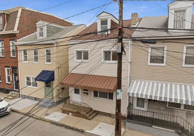 2nd image of 135 S 16th St, South Side, PA 15203 | MLS# 1752486