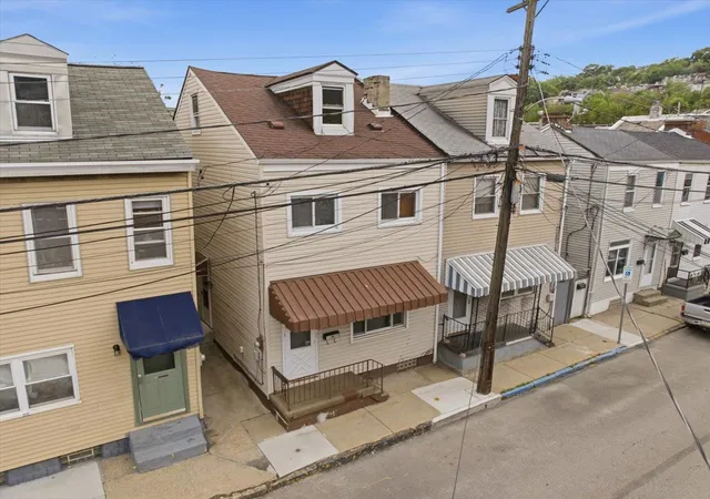 3rd image of 135 S 16Th St, Pittsburgh, PA 15203 | MLS# 1752486