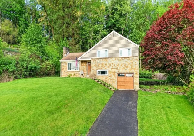 2nd image of 3975 Green Valley Dr, Hampton, PA 15116 | MLS# 1751000