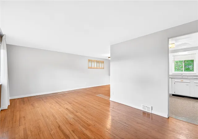 4th image of 3975 Green Valley Dr, Hampton, PA 15116 | MLS# 1751000