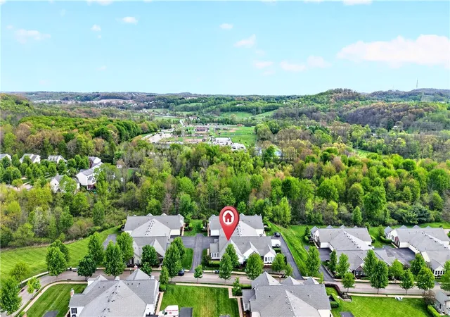 Homes for sale in Cranberry Twp, PA | 2104 Isleworth Ln, Cranberry Twp, PA 16066 | MLS# 1750646