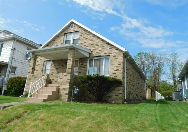 Homes for sale in Uniontown, PA | 145 Easy Street, Uniontown, PA 15401 | MLS# 1751999