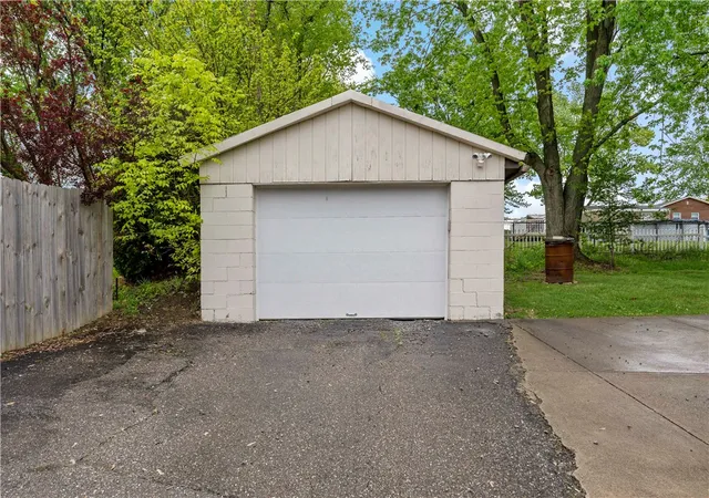 Photo 31 of Single family home for sale at 987 Mccoy Rd, Kennedy Twp, PA 15136 | MLS# 1752484 | Listing updated on 2026-08-03