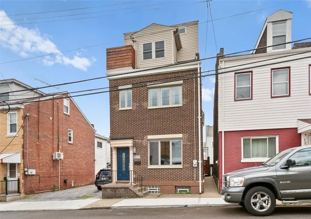 1st image of 119 S 13th St, South Side, PA 15203 | MLS# 1752487
