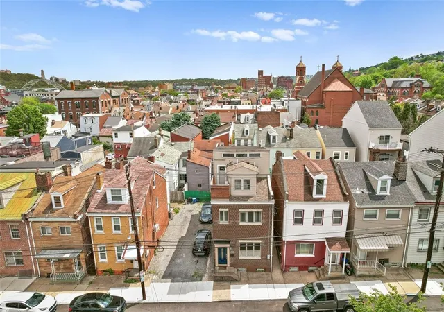 2nd image of 119 S 13th St, South Side, PA 15203 | MLS# 1752487