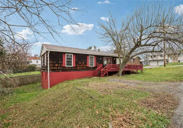 Homes for sale in Lower Burrell, PA | 2715 Myrtle Dr, Lower Burrell, PA 15068 | MLS# 1752558