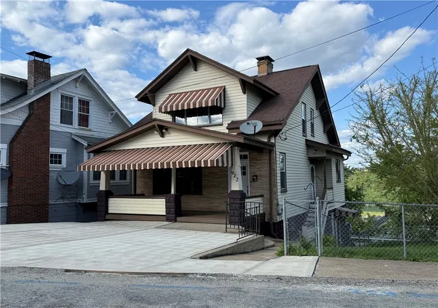 Homes for sale in Charleroi Boro, PA | 922 5th St, Charleroi Boro, PA 15022 | MLS# 1751983